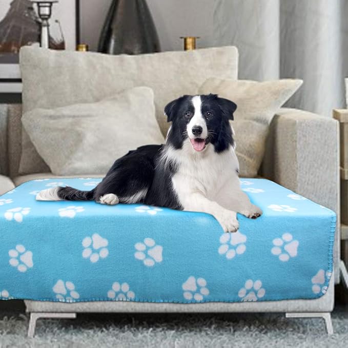 Pack de 3 Mantas Suaves para Mascotas – Estampado de Huellas – 60 x 70 cm – Invierno y Hogar